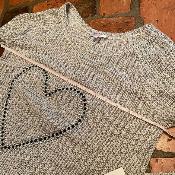 Maternity Sweater Studded Buttons Heart - Picture 6 of 7